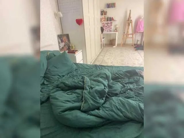 Offline YuGoVi on BongaCams