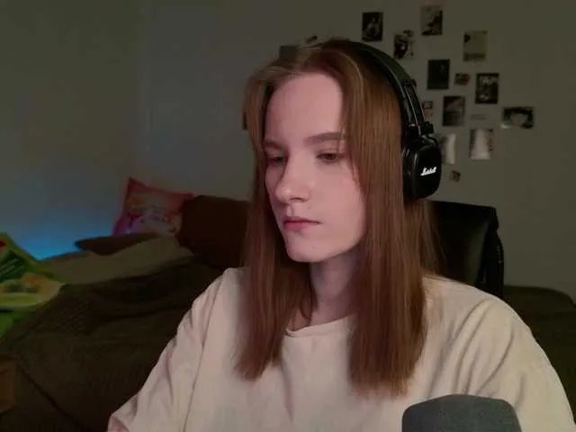 Offline Zeliloo on BongaCams
