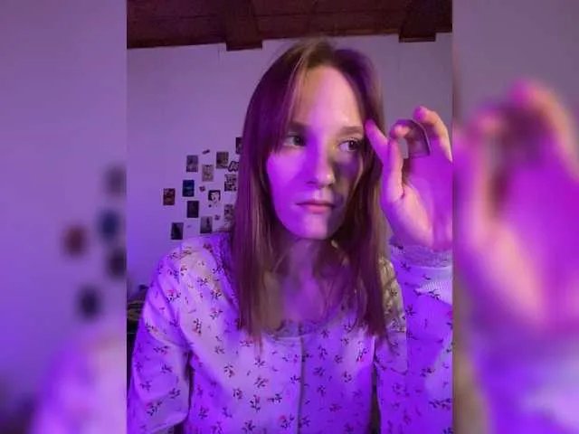 Offline Zeliloo on BongaCams