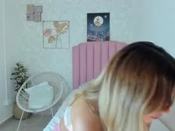 Freechat adria_ross on Chaturbate