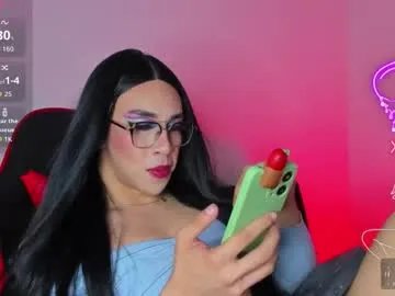 Freechat alonehazel on Chaturbate