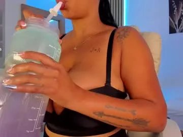 Freechat anahi_ryan on Chaturbate