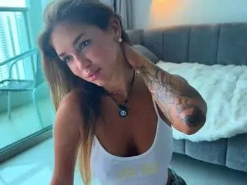 Freechat canikissyou_ on Chaturbate