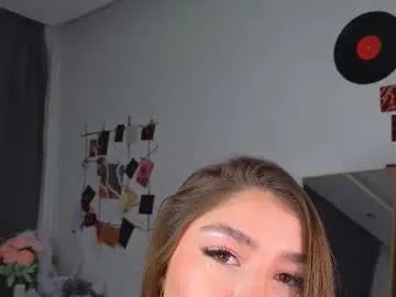 Freechat caroline_brown0 on Chaturbate