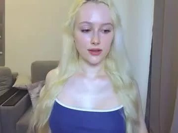 Freechat caseylabow on Chaturbate