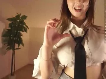 Freechat charmainepenny on Chaturbate