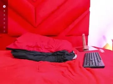 Freechat chris18red on Chaturbate