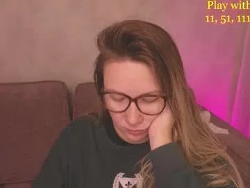 Freechat cute_darina on Chaturbate