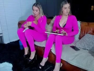 Freechat cuteanddesesperate on Chaturbate