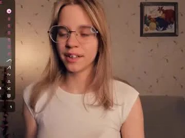 Freechat cutefluffy on Chaturbate