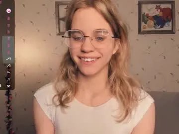 Freechat cutefluffy on Chaturbate