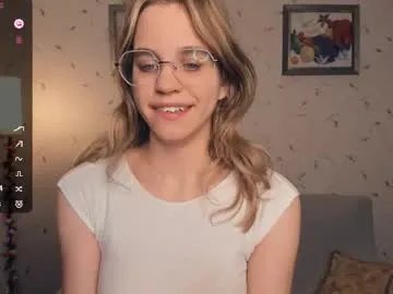 Freechat cutefluffy on Chaturbate