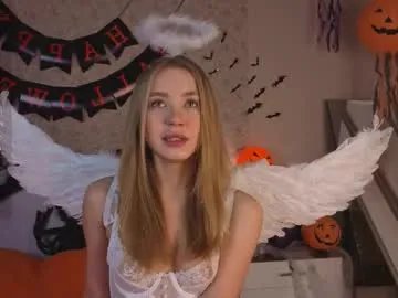 Away elina_wilgauch on Chaturbate