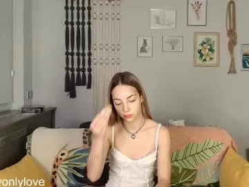 Freechat elly_ary on Chaturbate