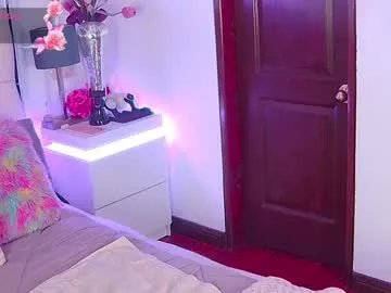 Freechat evelynagrey on Chaturbate