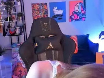 Freechat flexyfoxy on Chaturbate