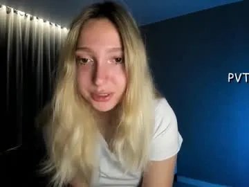 Freechat honey_honey_honey on Chaturbate