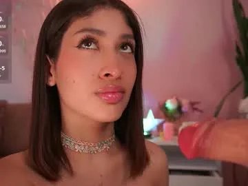 Freechat honeyymoonn_ on Chaturbate