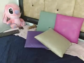 Freechat iamcarollvbna on Chaturbate