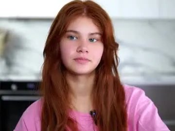 Freechat karolinerush on Chaturbate