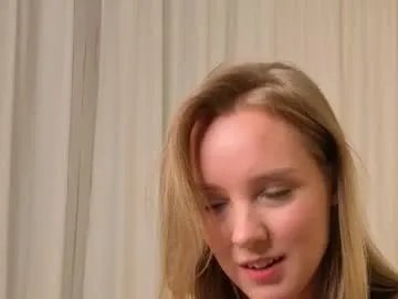 Freechat l1n4luv on Chaturbate