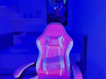 Freechat lexi_split on Chaturbate