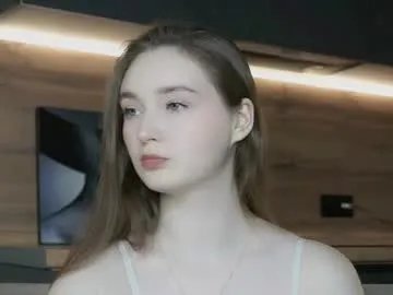 Freechat linalure on Chaturbate