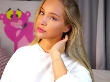 Freechat lipswithsmileonthem on Chaturbate