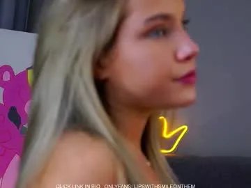 Freechat lipswithsmileonthem on Chaturbate