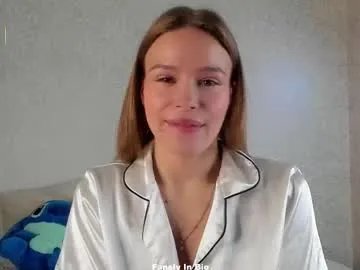 Freechat lipswithsweetonthem on Chaturbate