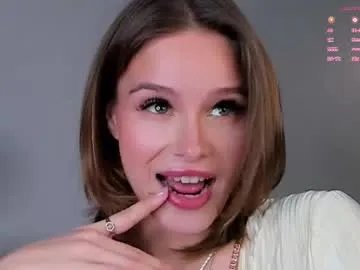 Freechat lipswithsweetonthem on Chaturbate