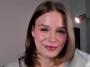 Freechat lipswithsweetonthem on Chaturbate