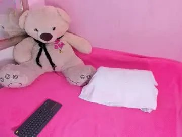 littlearii on Chaturbate 