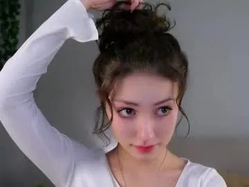 Freechat loriamarzinske on Chaturbate