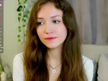 Freechat loriamarzinske on Chaturbate