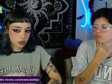 Freechat lovelockedlips on Chaturbate