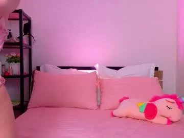 Freechat lovely_poppy on Chaturbate