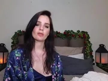 Away lucy1990xxx on Chaturbate