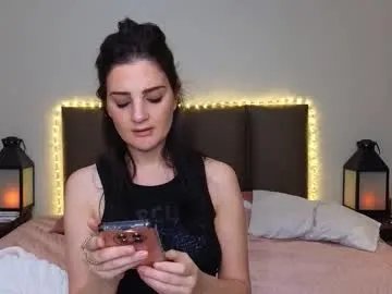 Away lucy1990xxx on Chaturbate