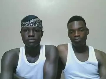 Private luoislove on Chaturbate