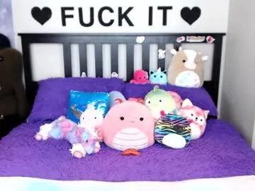 Private mackenziewolfe on Chaturbate