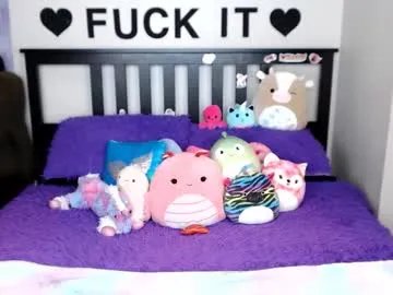 Private mackenziewolfe on Chaturbate