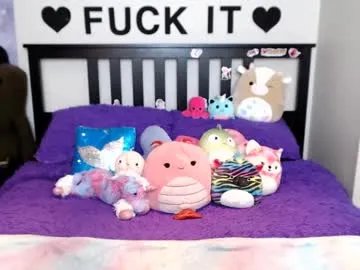 Private mackenziewolfe on Chaturbate