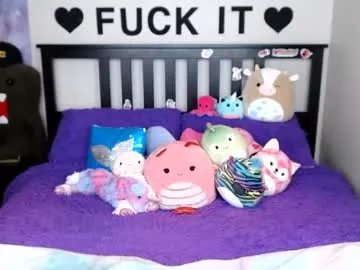 Private mackenziewolfe on Chaturbate