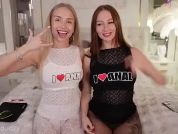 Freechat mia_cloudy on Chaturbate