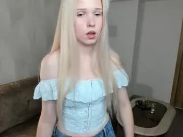 Freechat mikaelataron on Chaturbate