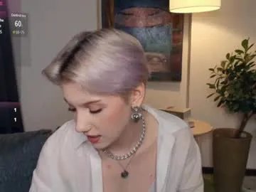 Freechat nakishacroshaw on Chaturbate