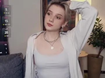 Freechat nakishacroshaw on Chaturbate