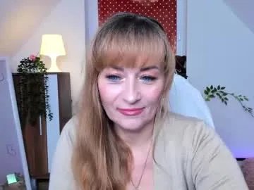 Freechat naughtymilane on Chaturbate