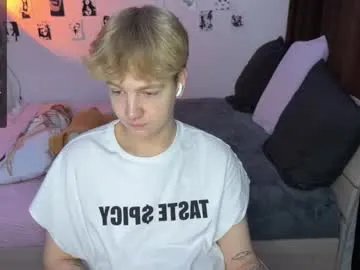 Freechat olivertasty on Chaturbate